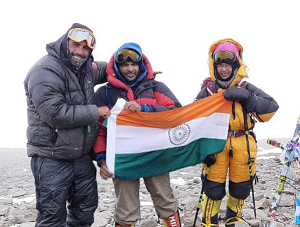 Kaamya Karthikeyan: Mumbai Girl becomes the youngest to climb Mt Aconcagua