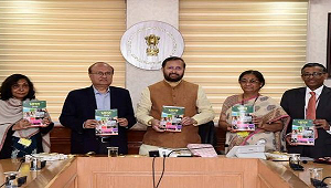 Union Minister Shri Prakash Javadekar unveils an annual reference book India/Bharat 2020
